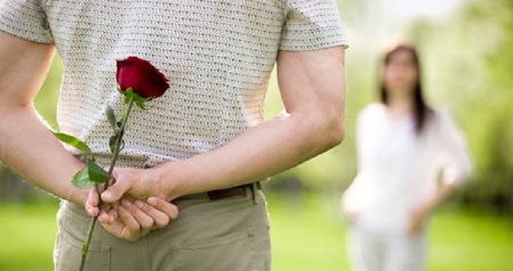 ‘भ्यालेन्टाइन डे’ मा प्रेमीलाई आयातित गुलाफ !