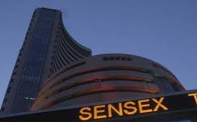 भारतीय शेयर बजारमा भारी गिरावट, अडानी समुहका शेयर सर्वाधिक घट्याे