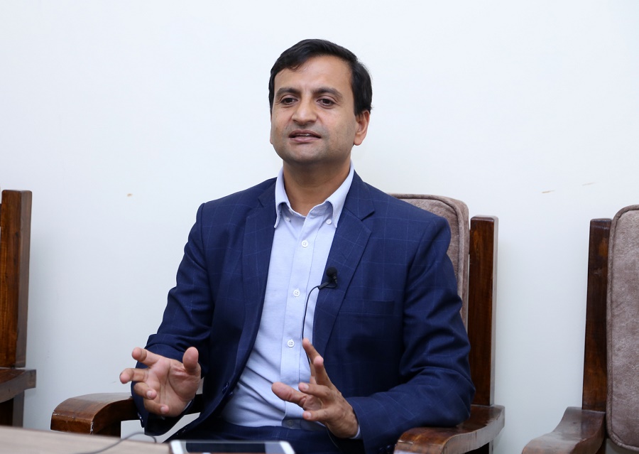 बिपी राजमार्गलाई दुई लेन पनि बनाउन सकिन्छ, ठूलो लगानी गर्नुपूर्व अध्ययन गरौंः पूर्वाधारविज्ञ गजुरेल