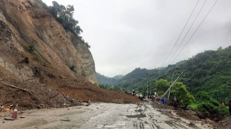 Narayanghat-Mugling road obstructed