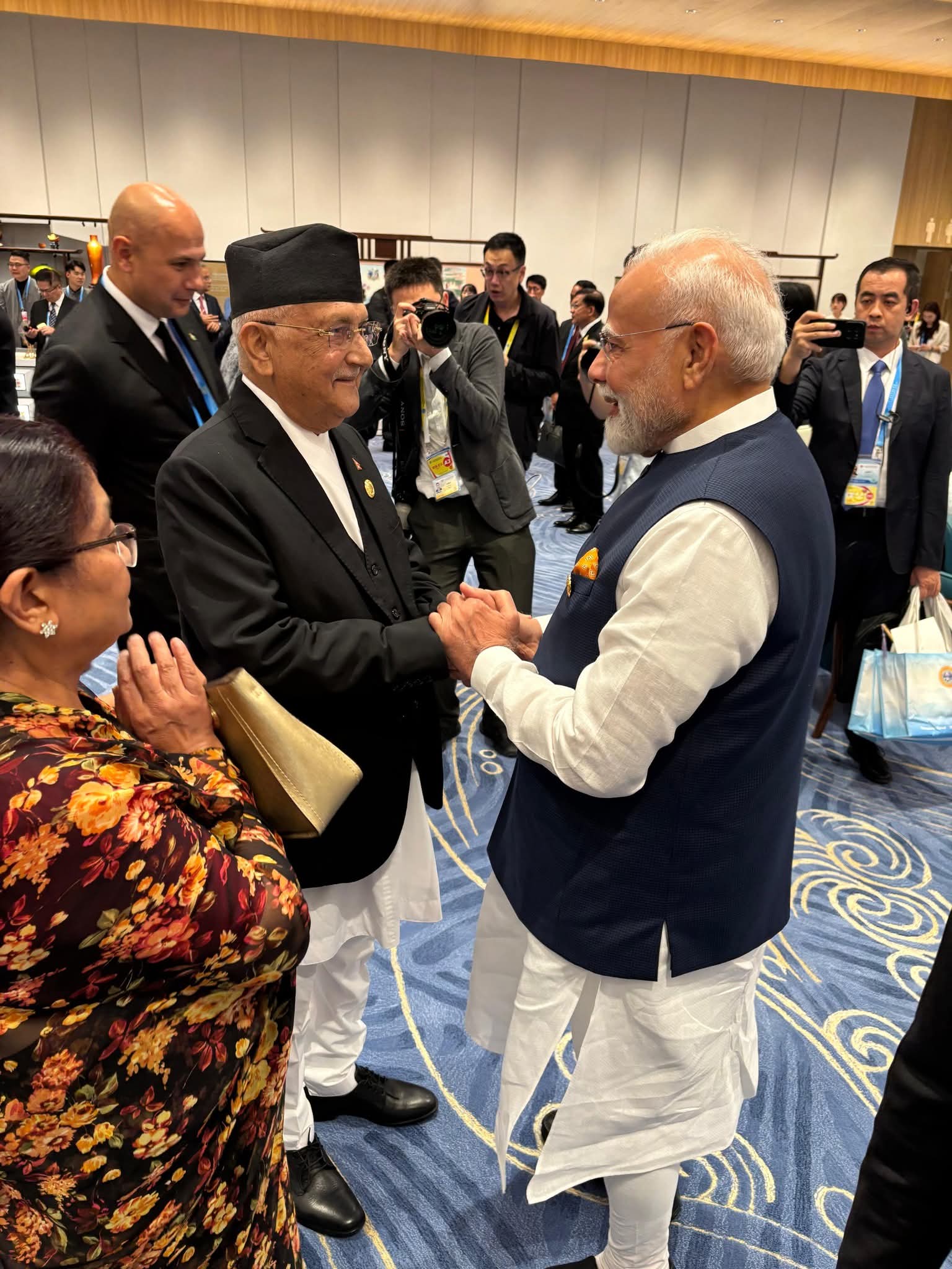 प्रधानमन्त्री केपी ओली र भारतीय प्रधानमन्त्री नरेन्द्र मोदीवीच भेट