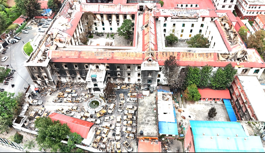 सिंहदरबारसहित डेढ दर्जन सरकारी अड्डामा हजार बढी सवारीहरु जलेर नष्ट भएको प्नारम्भिक अनुमान