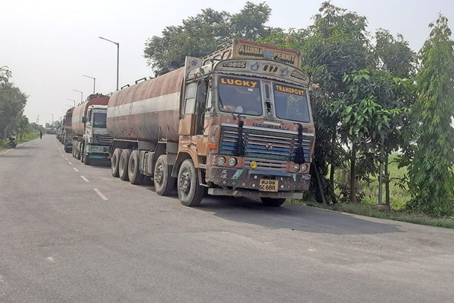 वीरगञ्ज भन्सार कार्यालयको राजश्व सङ्कलन ठप्प