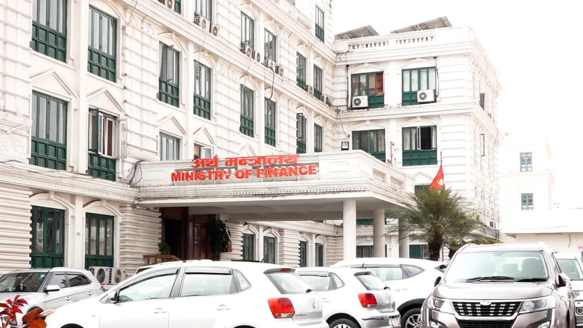 लक्ष्यअनुसार राजश्व उठाउन सरकार असफल, चालु खर्च धान्न कठिन पर्दै