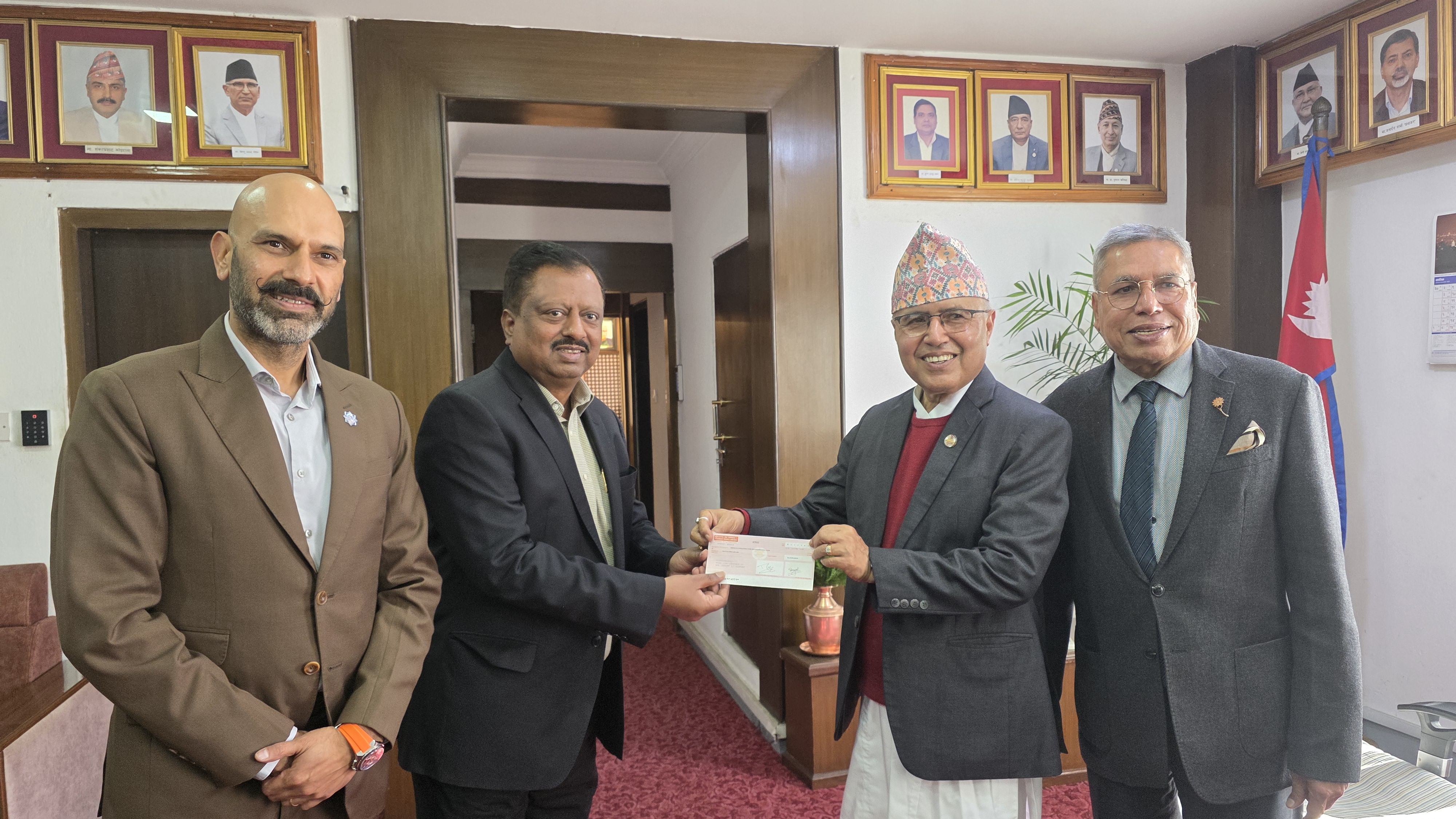 नेपाल लाइफद्वारा भौतिक पूर्वाधार पुर्ननिर्माण कोषमा १ करोड ५० लाखको सहयोग