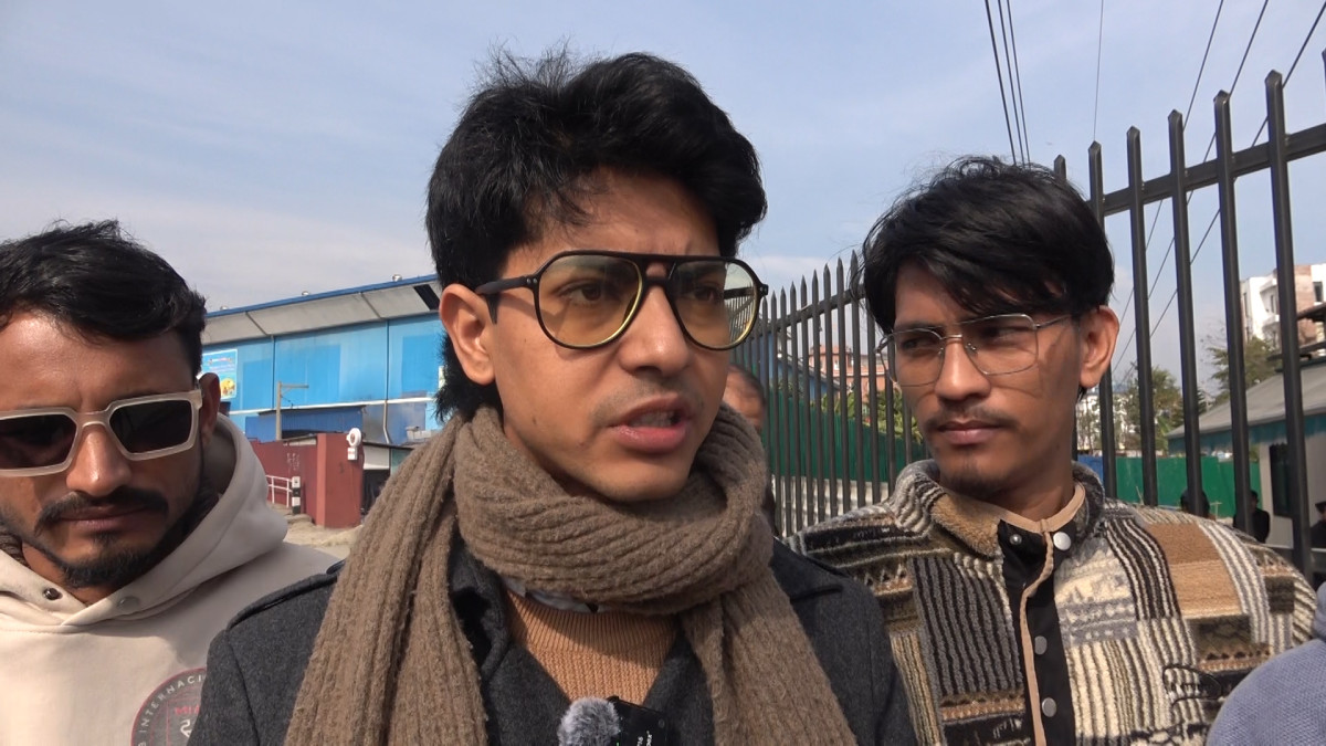 सरकार विरुद्ध सत्याग्रह गर्दै जेनजीको मिराज ढुंगाना समूह, दुर्गा प्रसाईले अघोषित तर सक्रियरुपमा साथ दिने