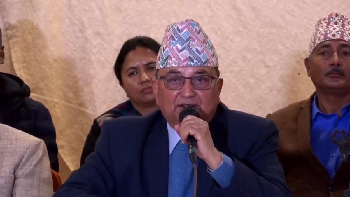 महाधिवेशनमा हारे पनि माधव नेपाल, भीम रावलहरुको दृष्टान्त लागू हुँदैन, एमालेमै रहन्छौँः ईश्वर पोखरेल