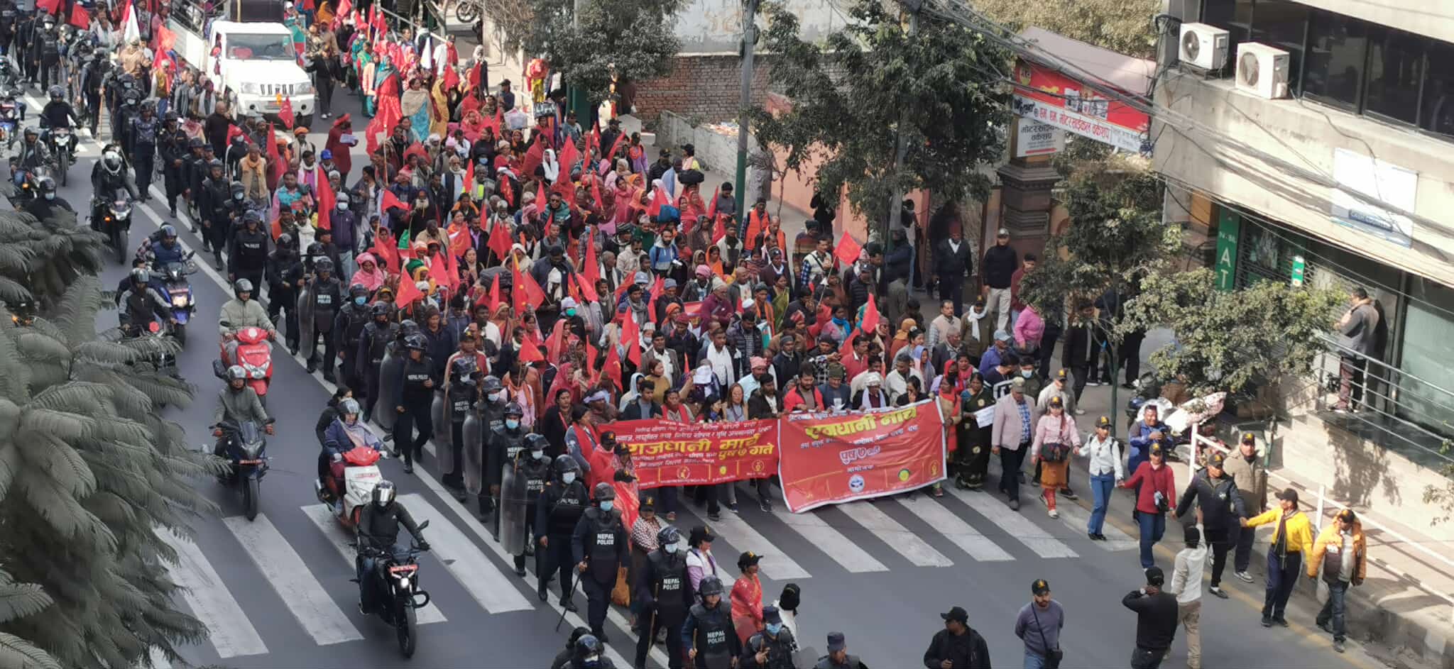 लघुवित्त र मिटरब्याज पीडितले गरे काठमाडौंमा आन्दोलन