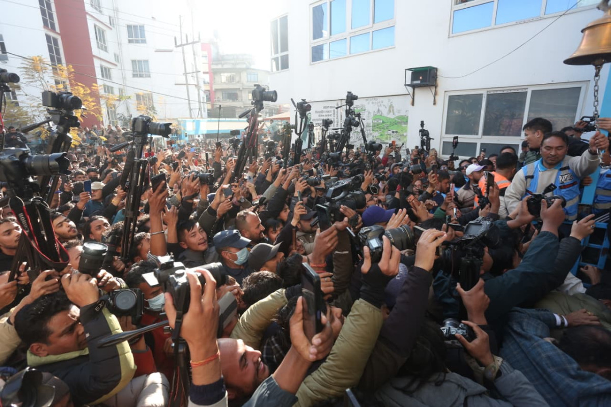 पहिलो पटक रास्वपा केन्द्रिय कार्यालय पुगे बालेन्द्र साह