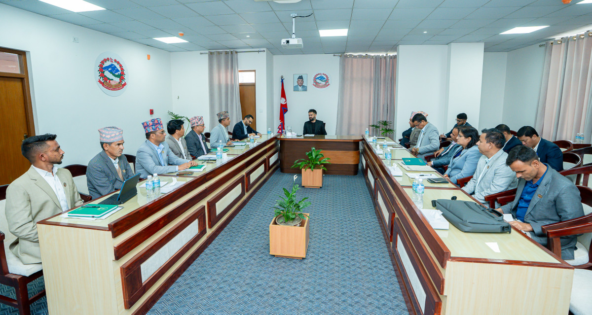 सुदूरपश्चिम प्रदेशका सांसदहरुसँग प्रधानमन्त्री, 'बजेटको आकारलाई हेरेर कुरा राख्नु होला'