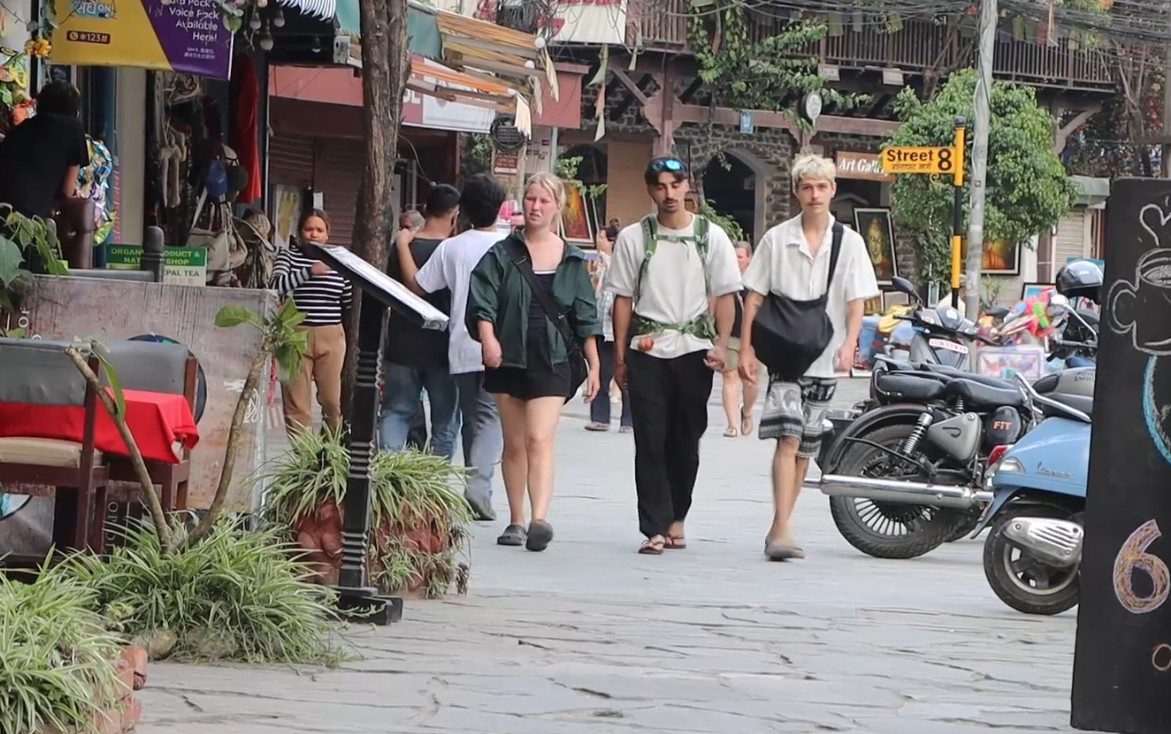 एकै महिनामा एक लाख २० हजार पर्यटक भित्रिए, युरोप–अमेरिकाबाट आउने पर्यटकको संख्यामा भने कमी