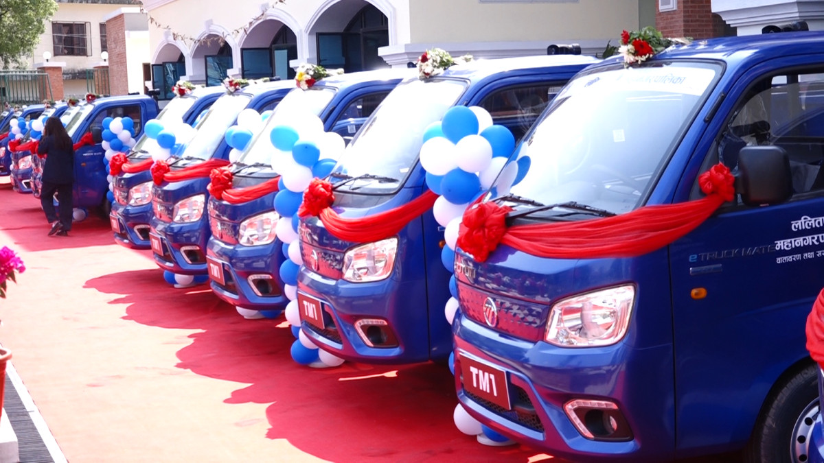 ललितपुर महानगरको नयाँ फड्कोः फोहोर संकलनमा विद्युतीय गाडी, वार्षिक ७० लाख वचत