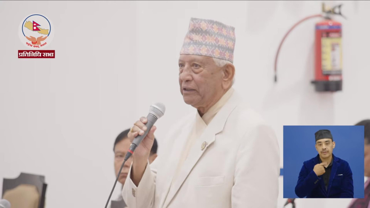 'प्रधानमन्त्री साह कुनै छुट्टै टापुको सम्राटजस्तो अनुभूति भईरहेको छ'