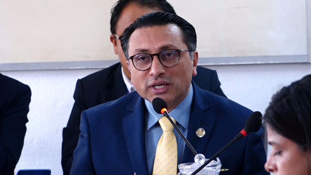 नेपालकै इतिहासमा सबैभन्दा ठूलो वित्तीय अपराधको छानबिन भइरहेको छः अर्थमन्त्री डा. वाग्ले