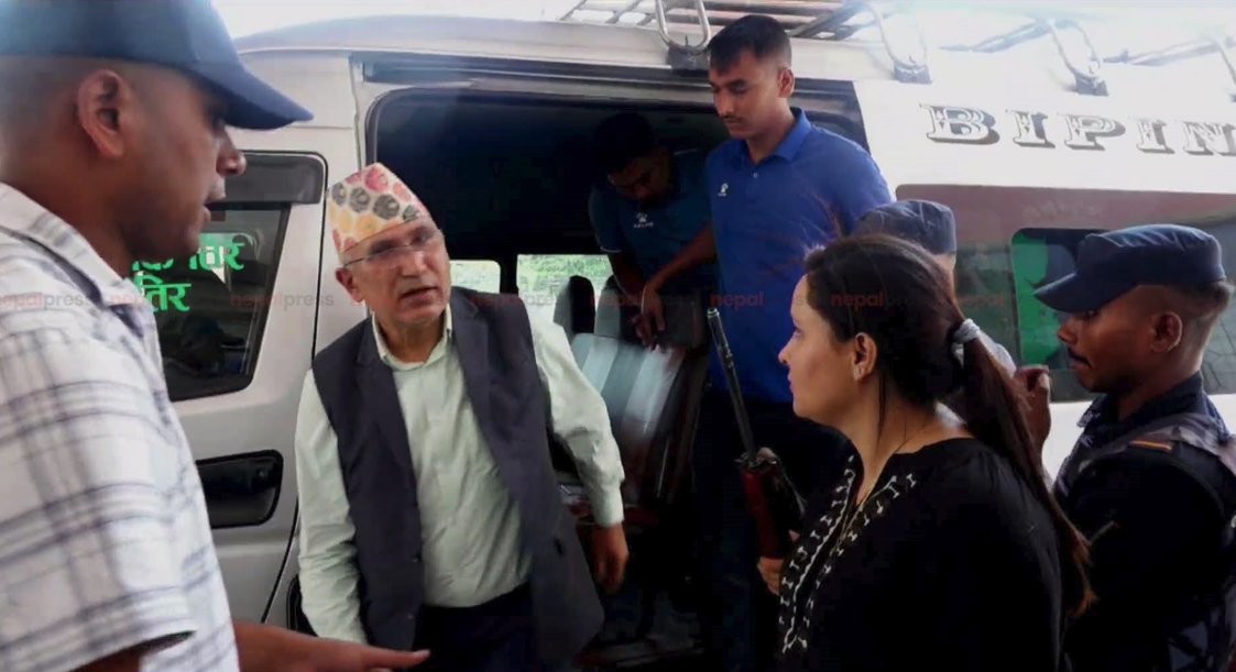 सुर्खेतबाट पक्राउ परेका एमाले उपाध्यक्ष विष्णु पौडेललाई ललितपुर ल्याइयो