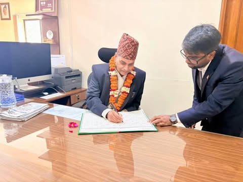 डा. गोपाल भट्टको पद बहालीसँगै सम्पत्ति शुद्धीकरणको डण्डा, शेयर बजारलाई अर्को झड्का
