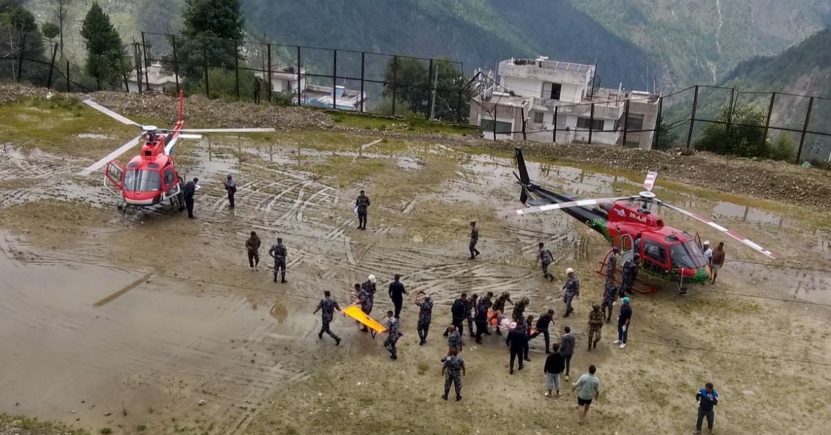 बाढीमा पुरिएका व्यक्तिको खोजीमा स्निफर डग परिचालन